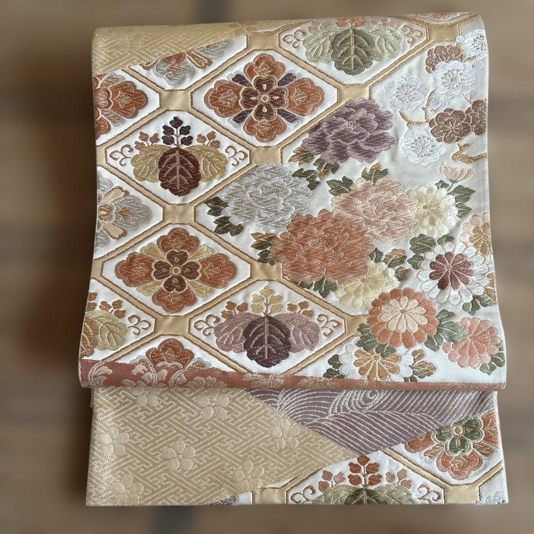 絹　花柄 刺繍　新品