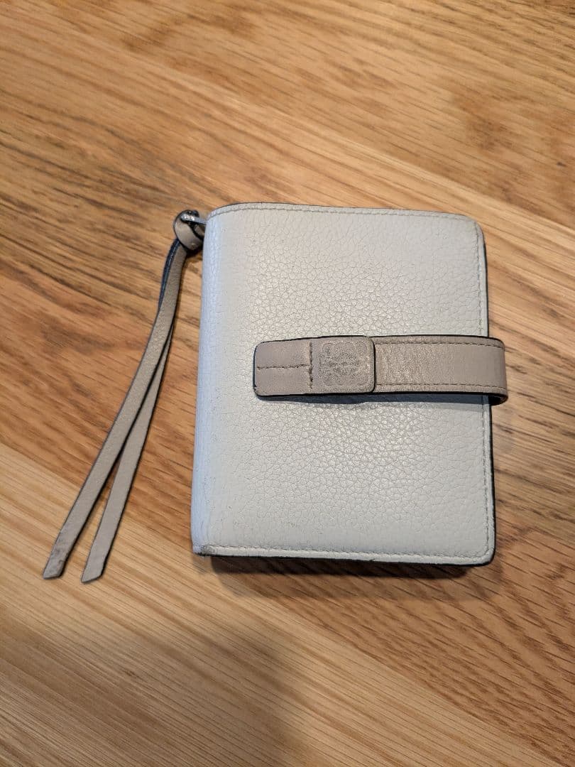 LOEWE 二つ折り財布 ライトグレー