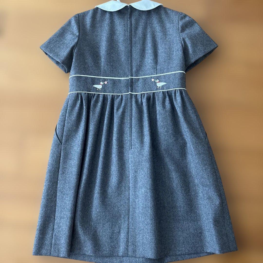 グレーのペタルカラー半袖ワンピース　幼稚園受験