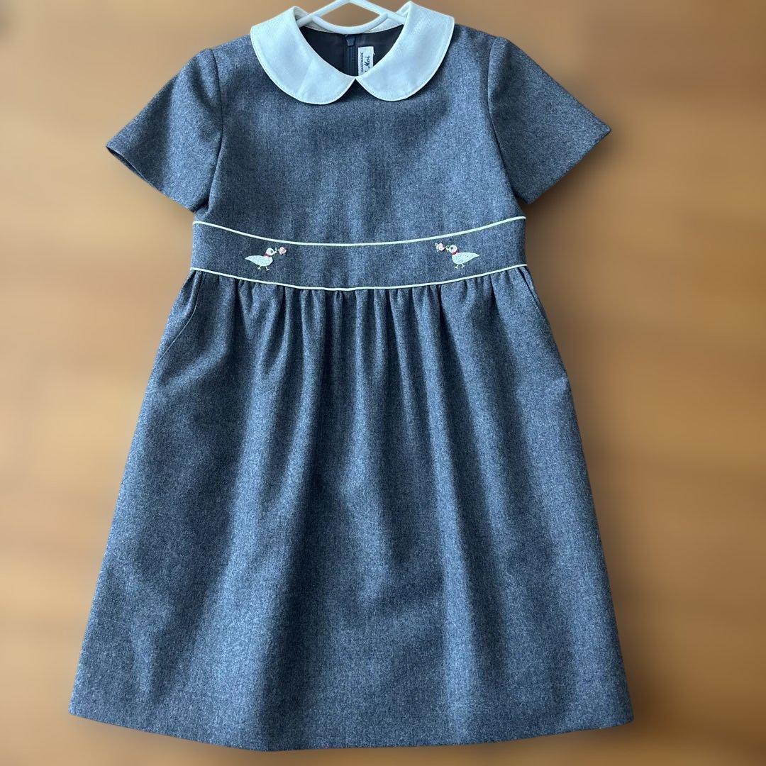 グレーのペタルカラー半袖ワンピース　幼稚園受験