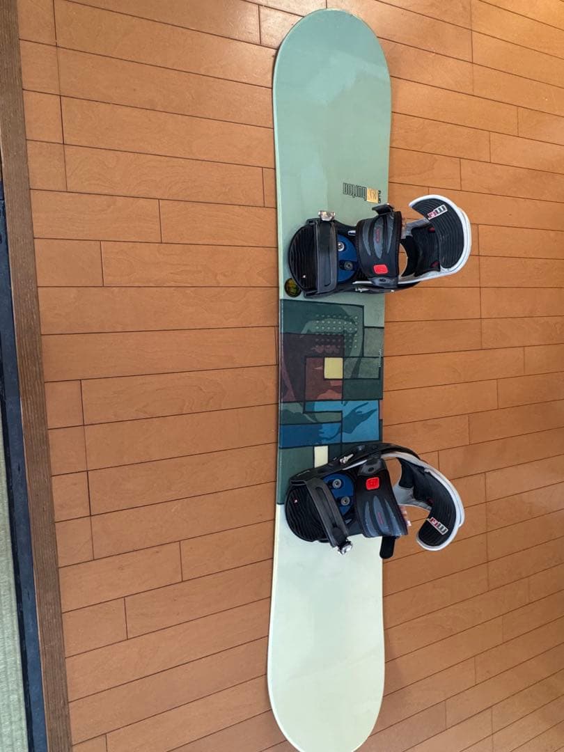 BURTONスノーボード　BURTONビィンディング付き