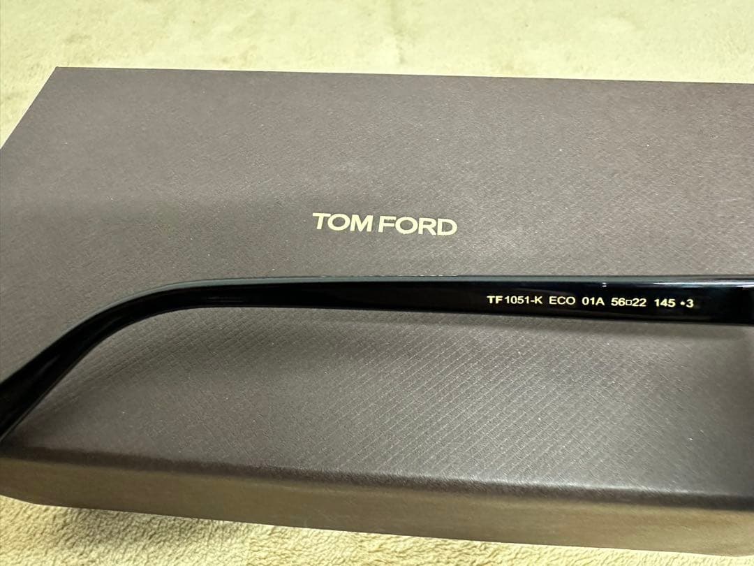 トムフォードサングラス TF1051-K ECO 01A メンズ　レデイース兼用