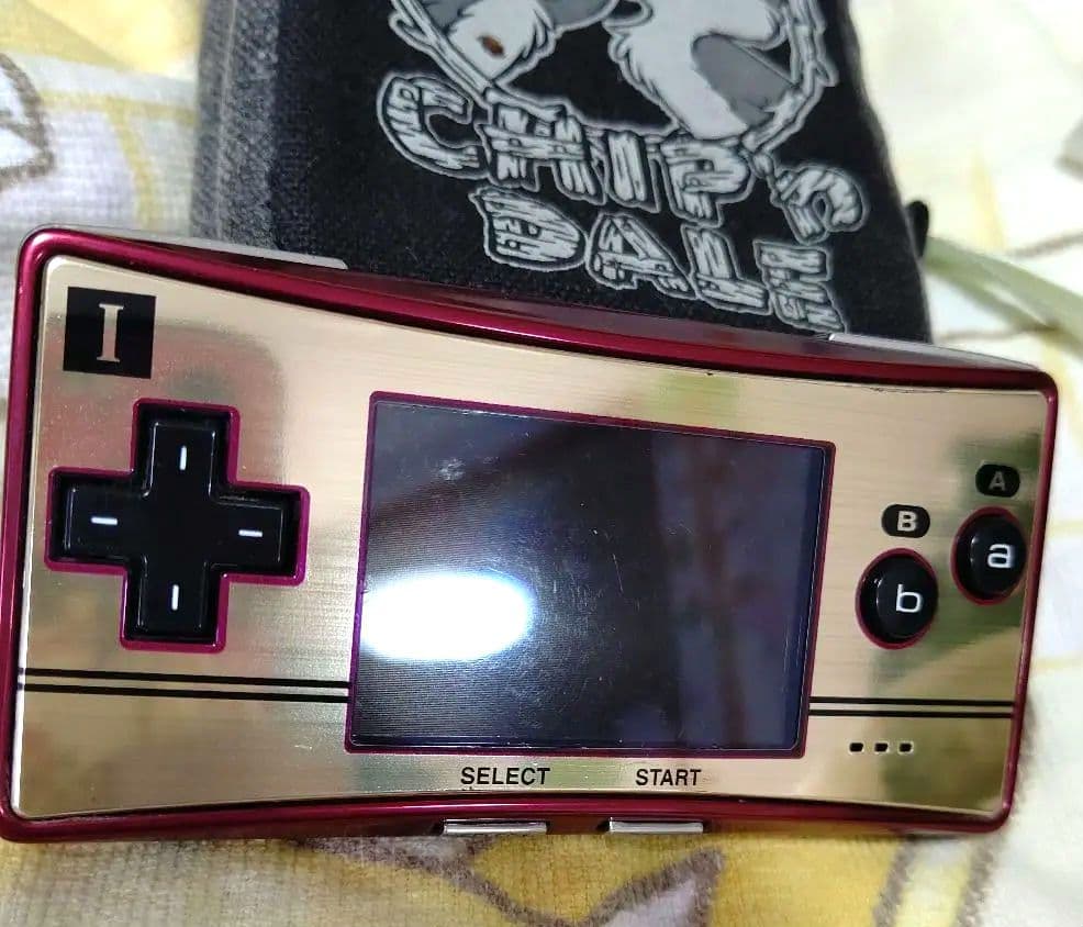 値下中‼️ゲームボーイミクロ★ファミコンカラー ソフト2個付き 線付き