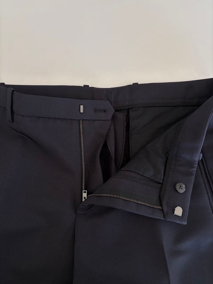 JIL SANDER、ポリエステルパンツ