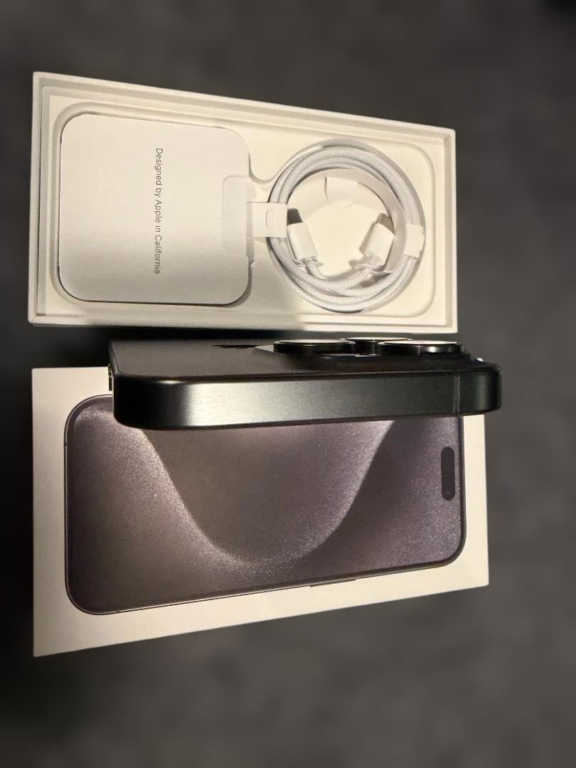 iPhone15 Pro 256GB ブラックチタニウム 美品＋ケース＆フィルム