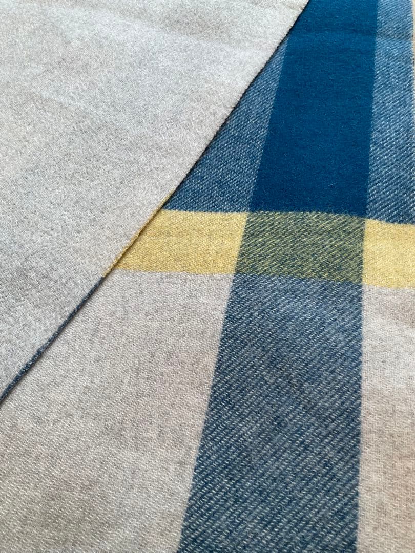 新品未使用shipsカシミア100%　チェックマフラー