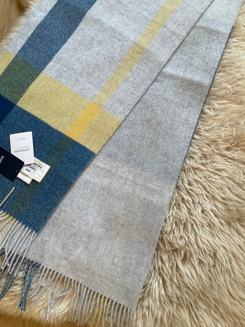 新品未使用shipsカシミア100%　チェックマフラー