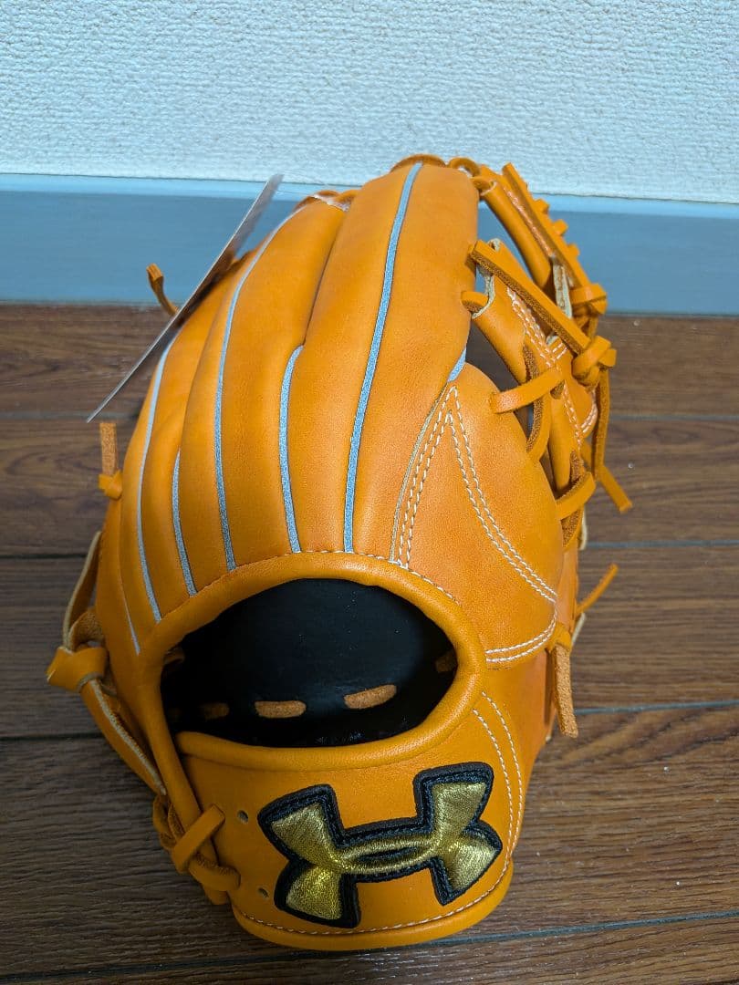 Under Armour 軟式グローブ オレンジ