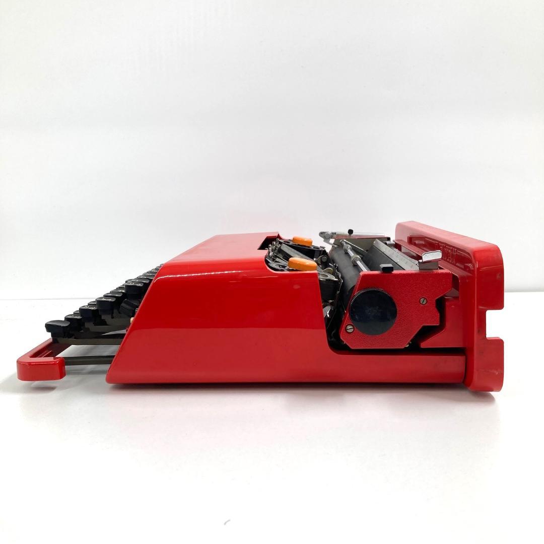 Olivetti　タイプライター　Olivetti Valentine　レッド