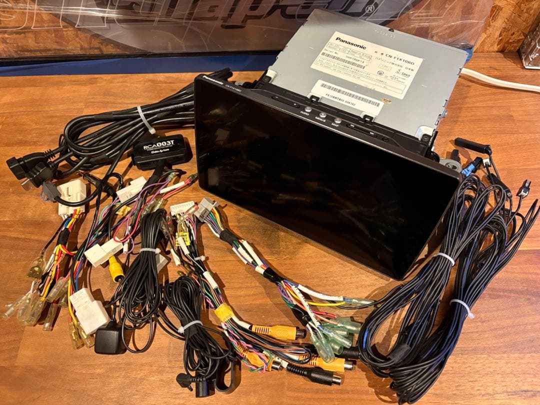 パナソニック　ストラーダ　CN-F1X10BD フローティングナビ　10型