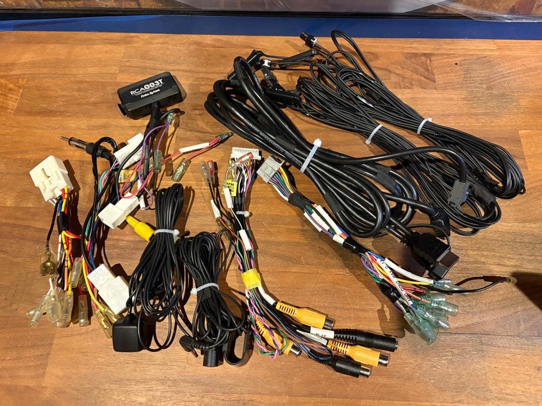 パナソニック　ストラーダ　CN-F1X10BD フローティングナビ　10型