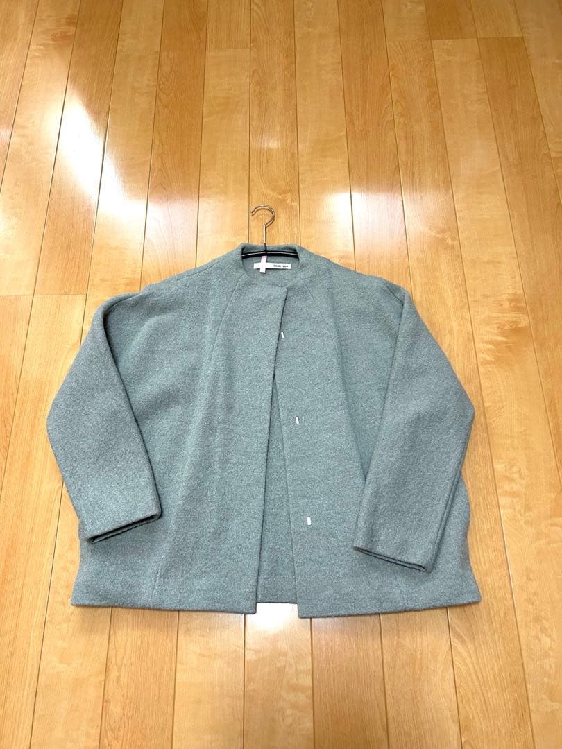 evan eva プレスウールノーカラーショートコート