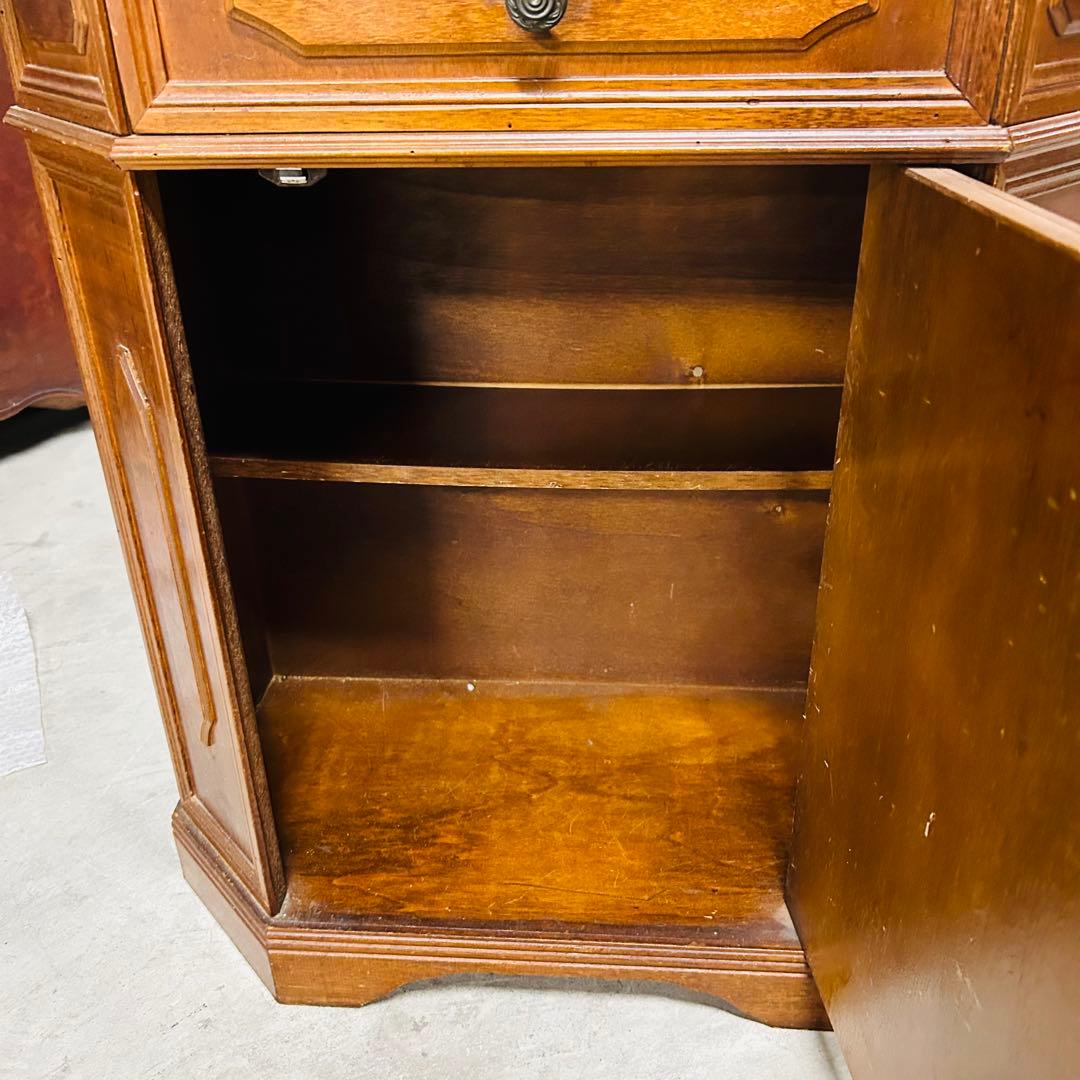 イタリアの家具です 木製デスク型箪笥 引き出し付き