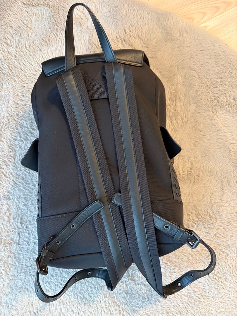 ボッテガ・ヴェネタ バックル留めバックパック