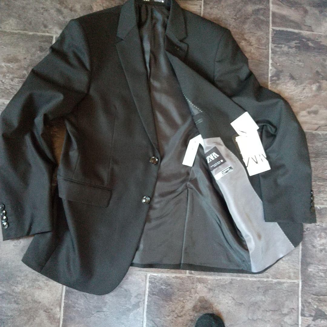 新品未使用　春夏向きZARAセットアップ　細身　COOL素材　ブラック　Ｍ相当