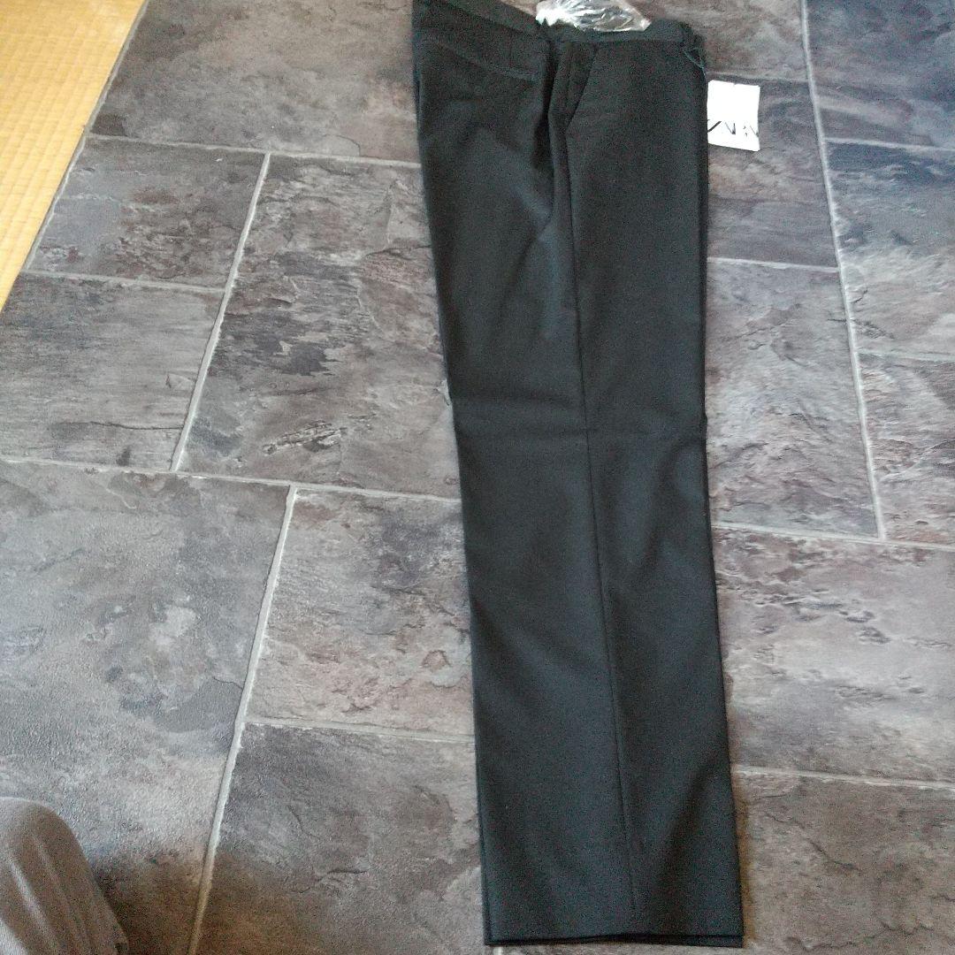 新品未使用　春夏向きZARAセットアップ　細身　COOL素材　ブラック　Ｍ相当