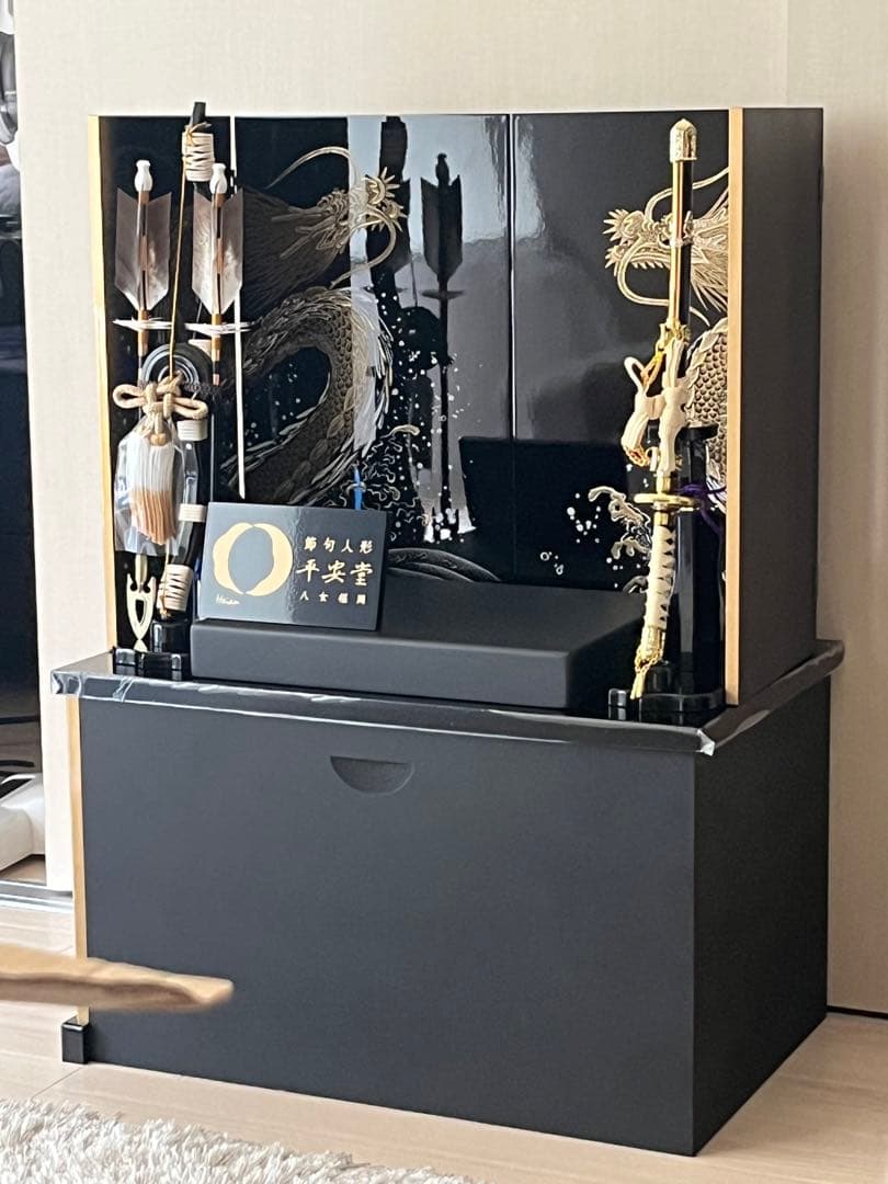 兜飾り台、兜ありません