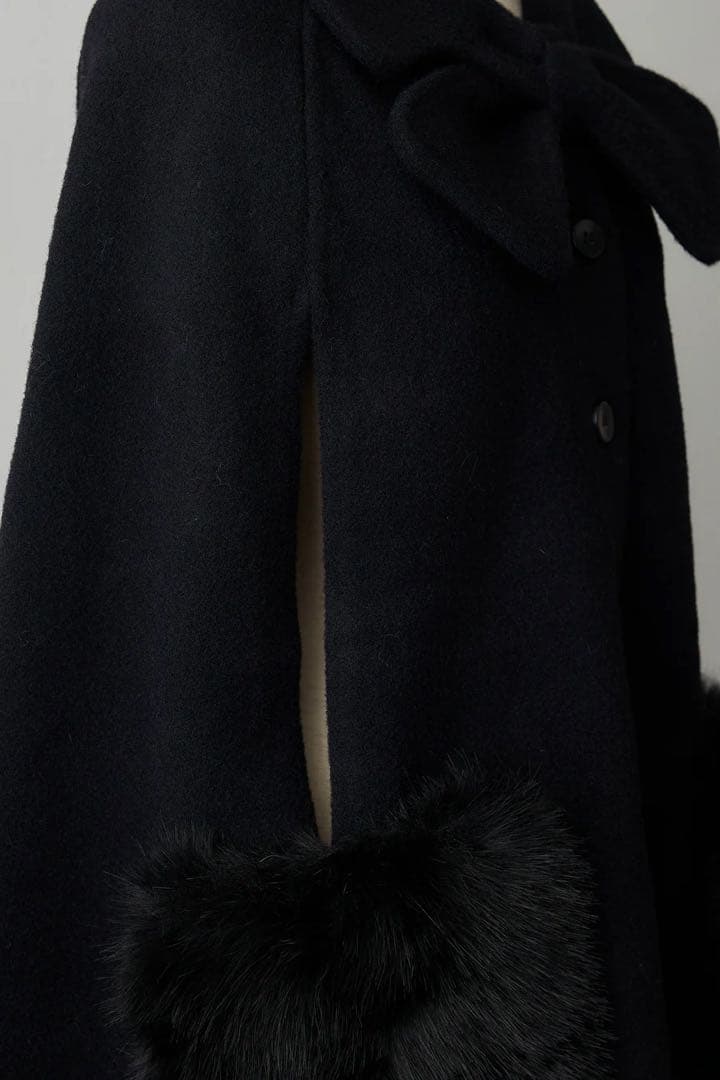 ウールタッチファーポケットポンチョコート/ ブラック Frene