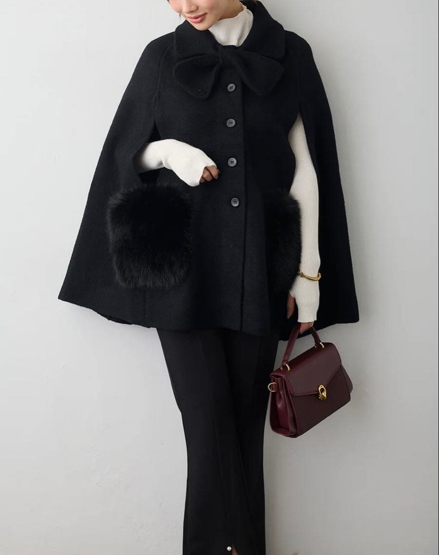 ウールタッチファーポケットポンチョコート/ ブラック Frene