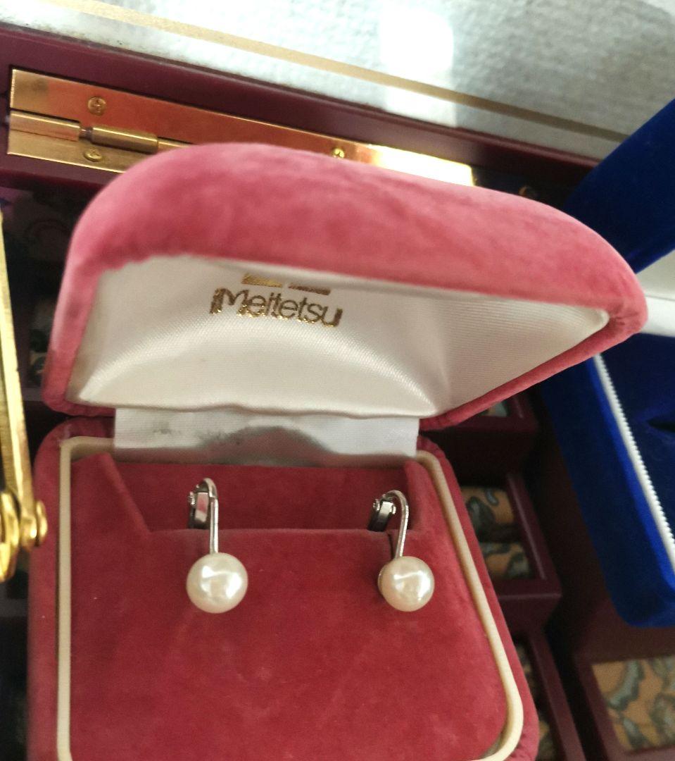 遺品整理 大量アクセサリー 刻印 指輪 金色 喜平 ネックレス ブローチ 翡翠