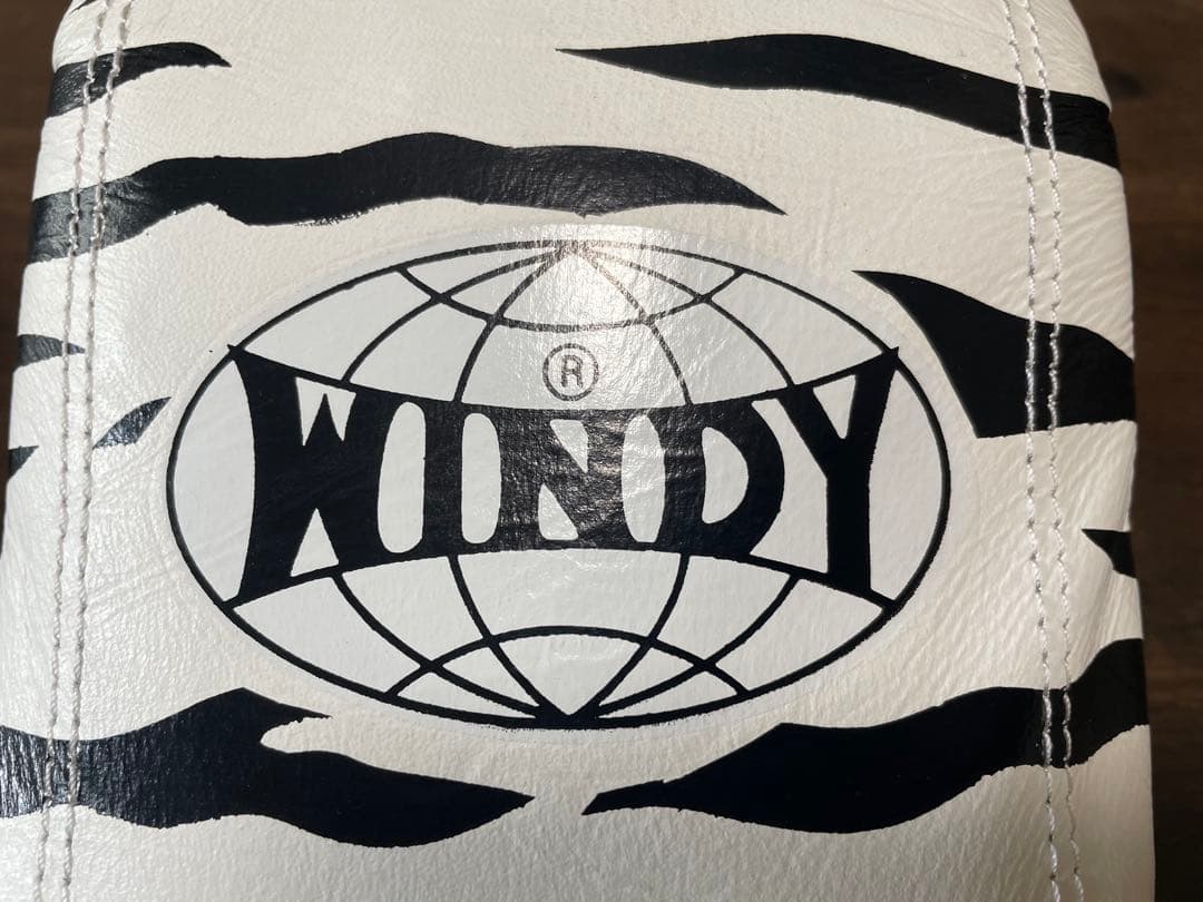 WINDY(ウィンディ) ゼブラ柄　パンチンググローブ　レガース