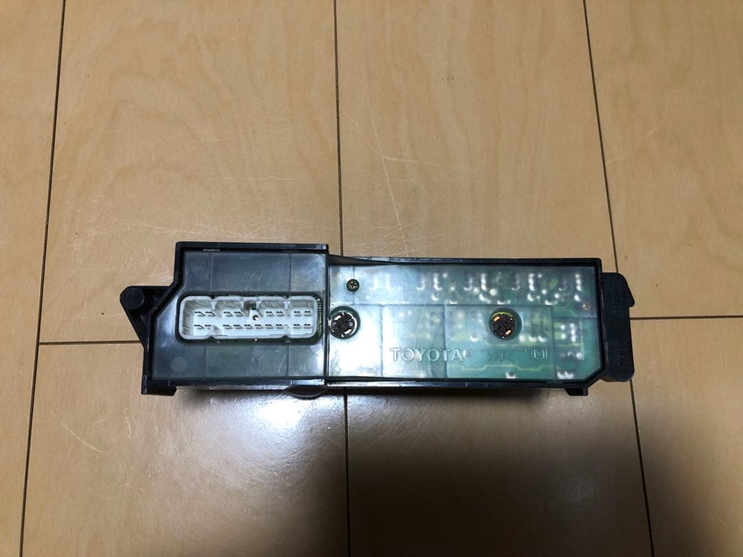 コ*ロ様 純正　ハイラックスサーフ　180系　エアコンスイッチ　エアコンパネル