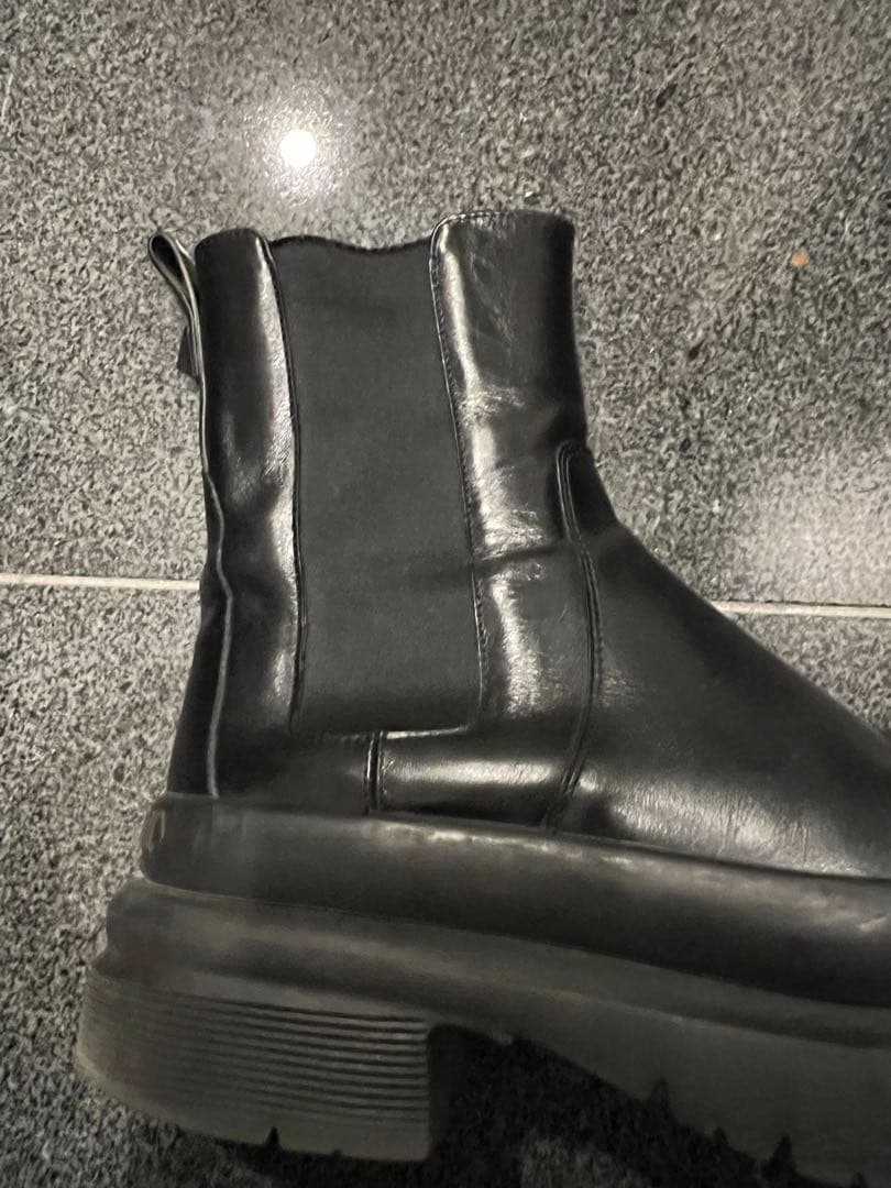 ヴァレンティノ　ブーツ
