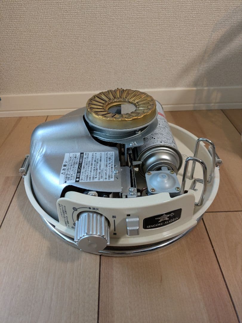 ガスストーブ　アラジン　暖房器具　ホワイト　専用袋付き