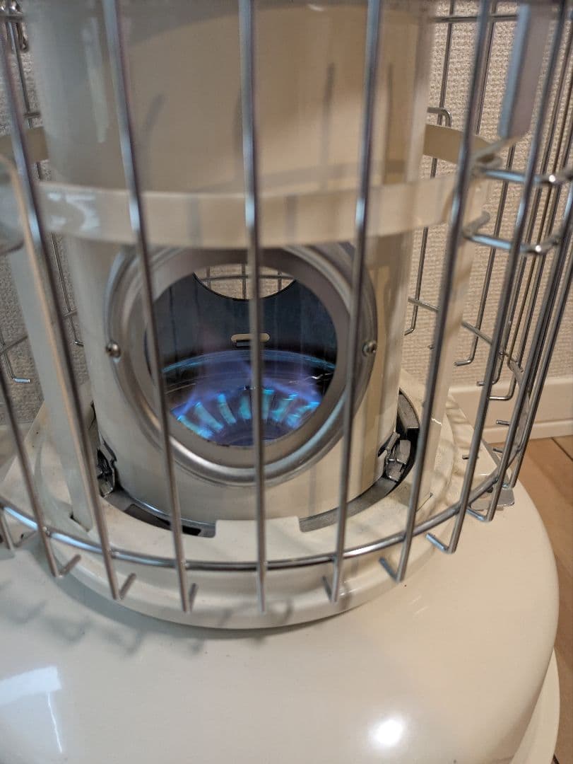 ガスストーブ　アラジン　暖房器具　ホワイト　専用袋付き