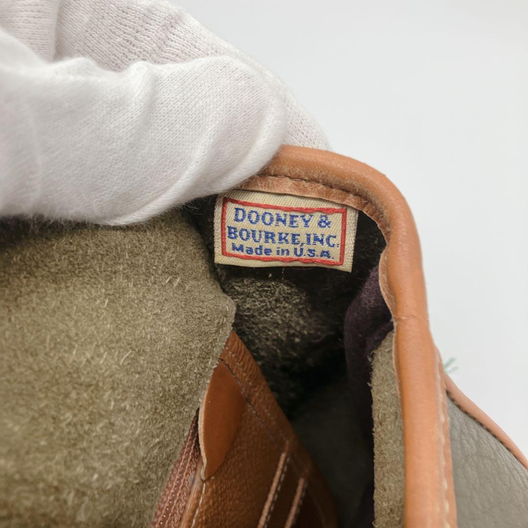 美品　ドゥーニー&バーグ　メッセンジャーバッグ　フラップ　肩掛け、斜め掛け