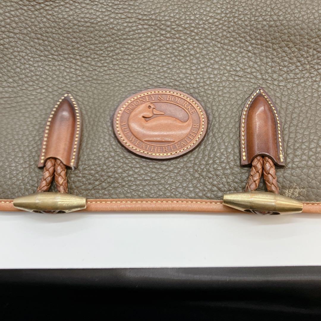 美品　ドゥーニー&バーグ　メッセンジャーバッグ　フラップ　肩掛け、斜め掛け