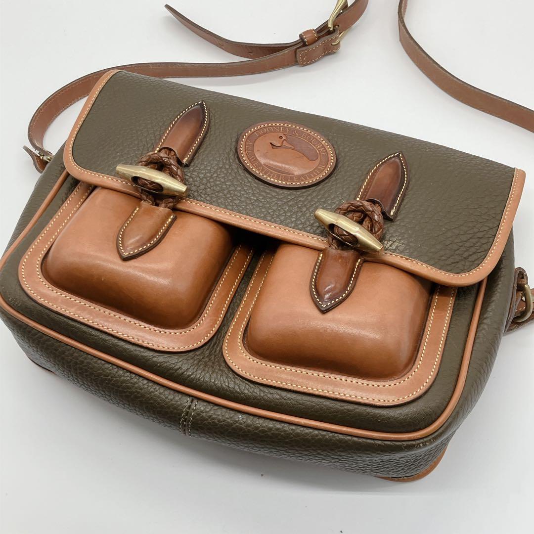 美品　ドゥーニー&バーグ　メッセンジャーバッグ　フラップ　肩掛け、斜め掛け