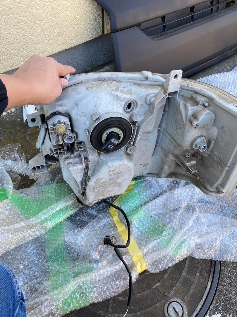 ハイエースダークプライム純正LEDヘッドライト