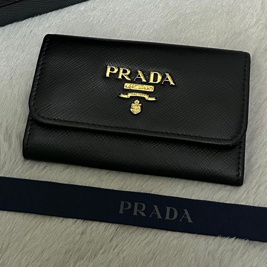 【良品】PRADA プラダ　キーケース　6連　ゴールドロゴ　サフィアーノレザー