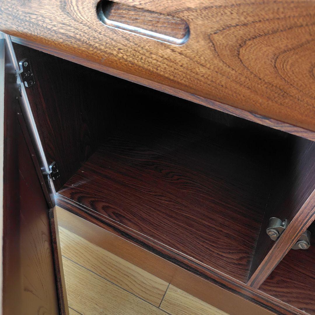 本箱　木製品　引出し　扉　収納量大　棚移動