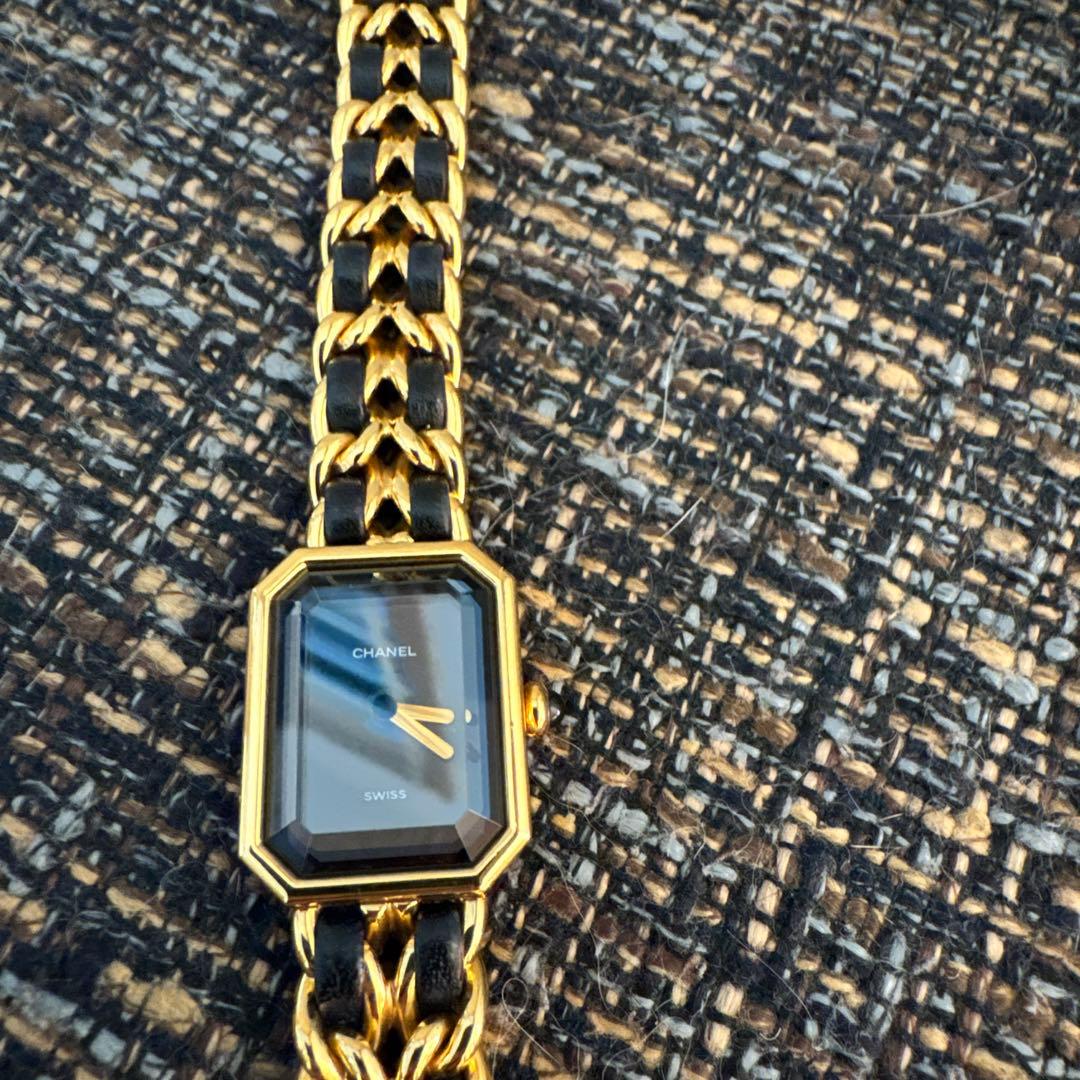 CHANELプレミエール Mクォーツ腕時計 ゴールド/ブラック　A30