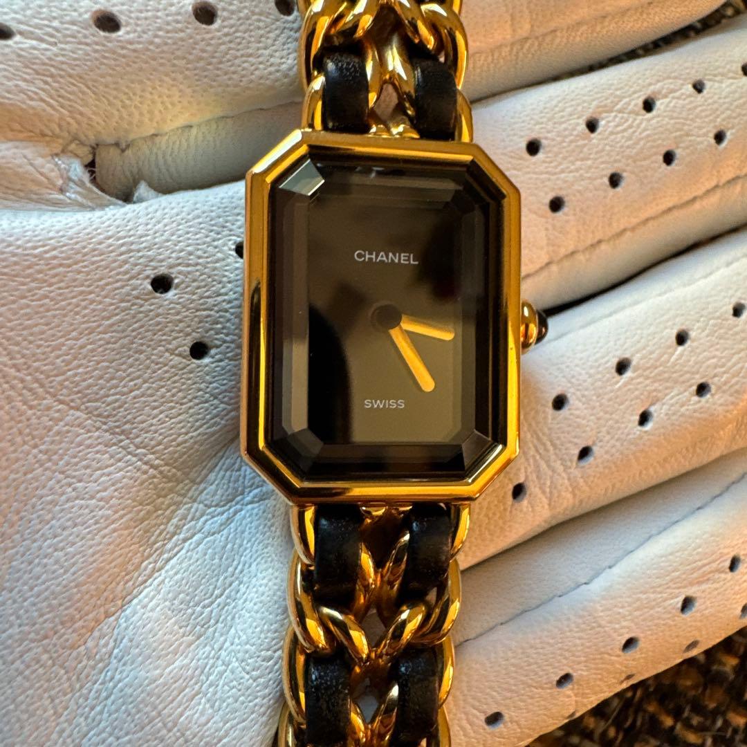 CHANELプレミエール Mクォーツ腕時計 ゴールド/ブラック　A30