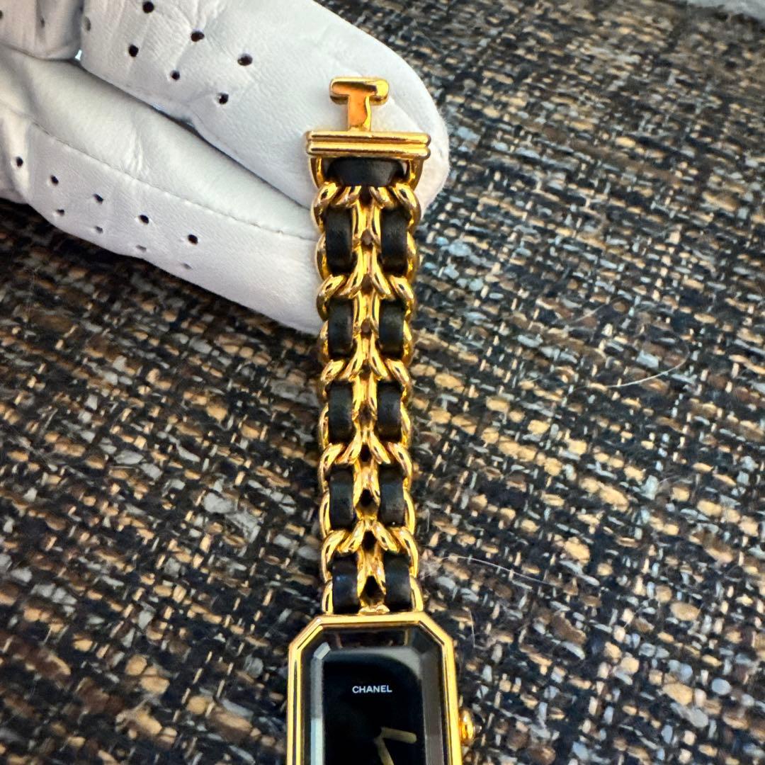 CHANELプレミエール Mクォーツ腕時計 ゴールド/ブラック　A30