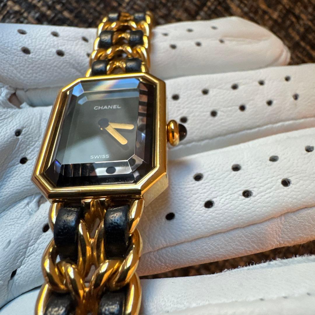CHANELプレミエール Mクォーツ腕時計 ゴールド/ブラック　A30