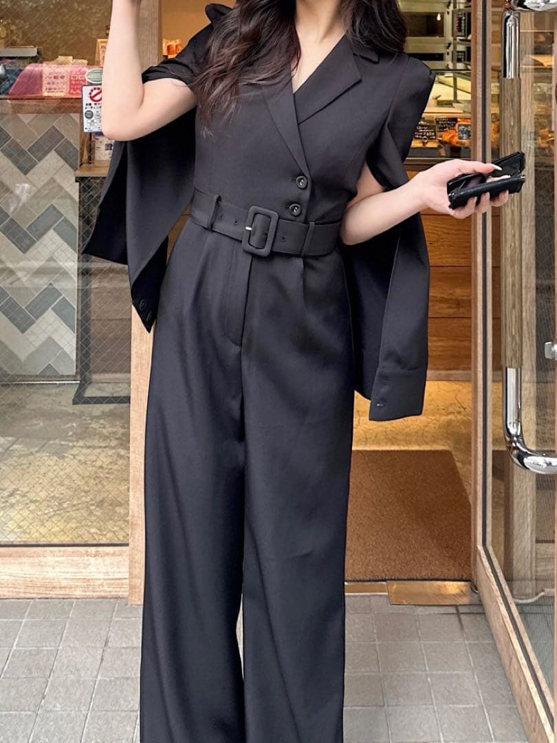 美品！現行品！ ベルト付きケープ風オールインワン ブラック フリー 門りょう