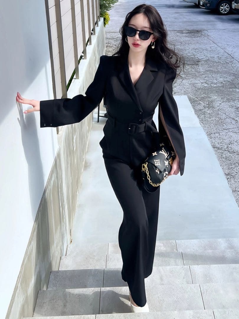 美品！現行品！ ベルト付きケープ風オールインワン ブラック フリー 門りょう