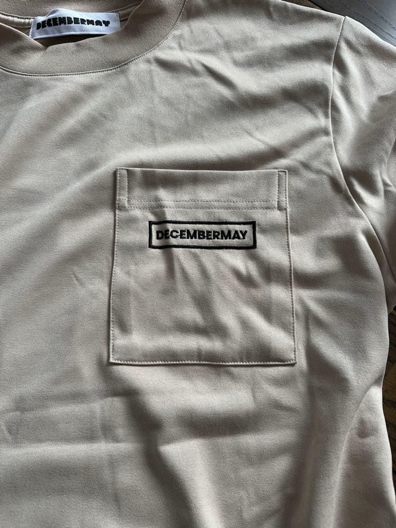 ディセンバーメイ　モックネックシャツ2枚セット