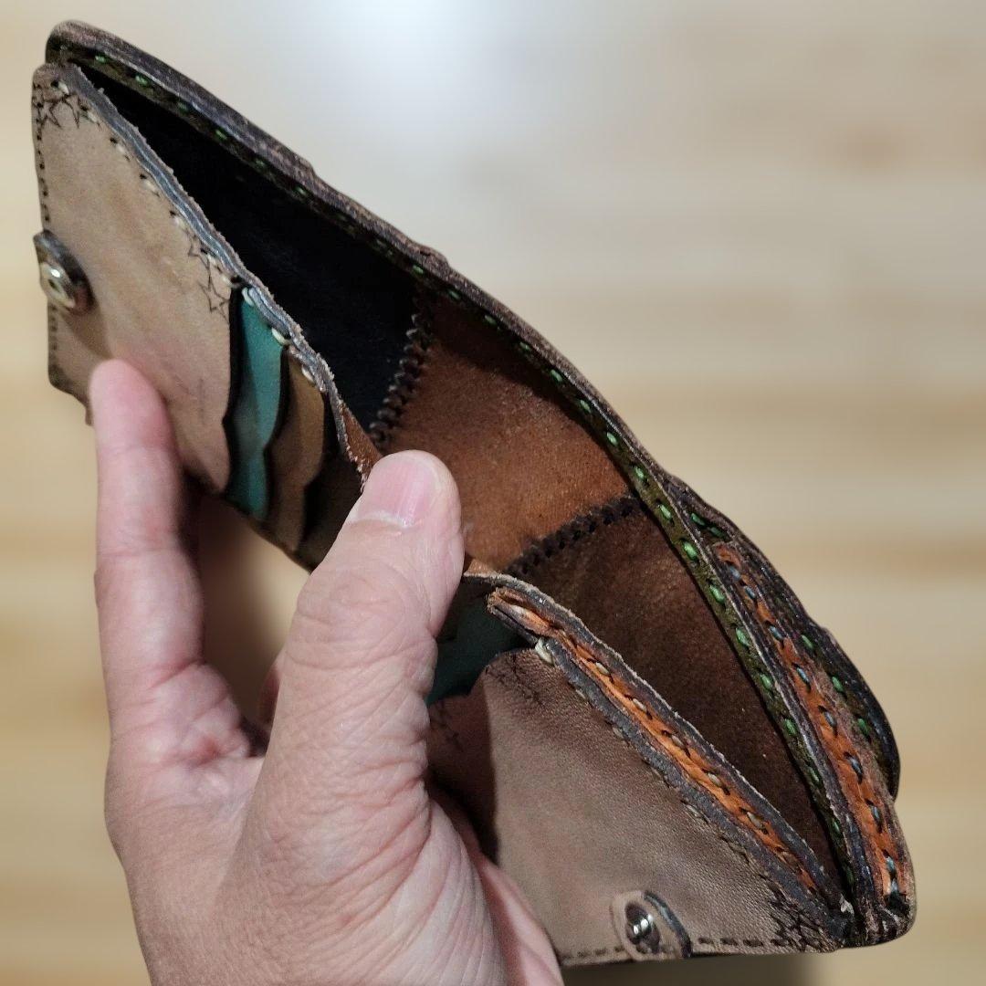 星型装飾の緑青レザー財布　オジャガデザイン