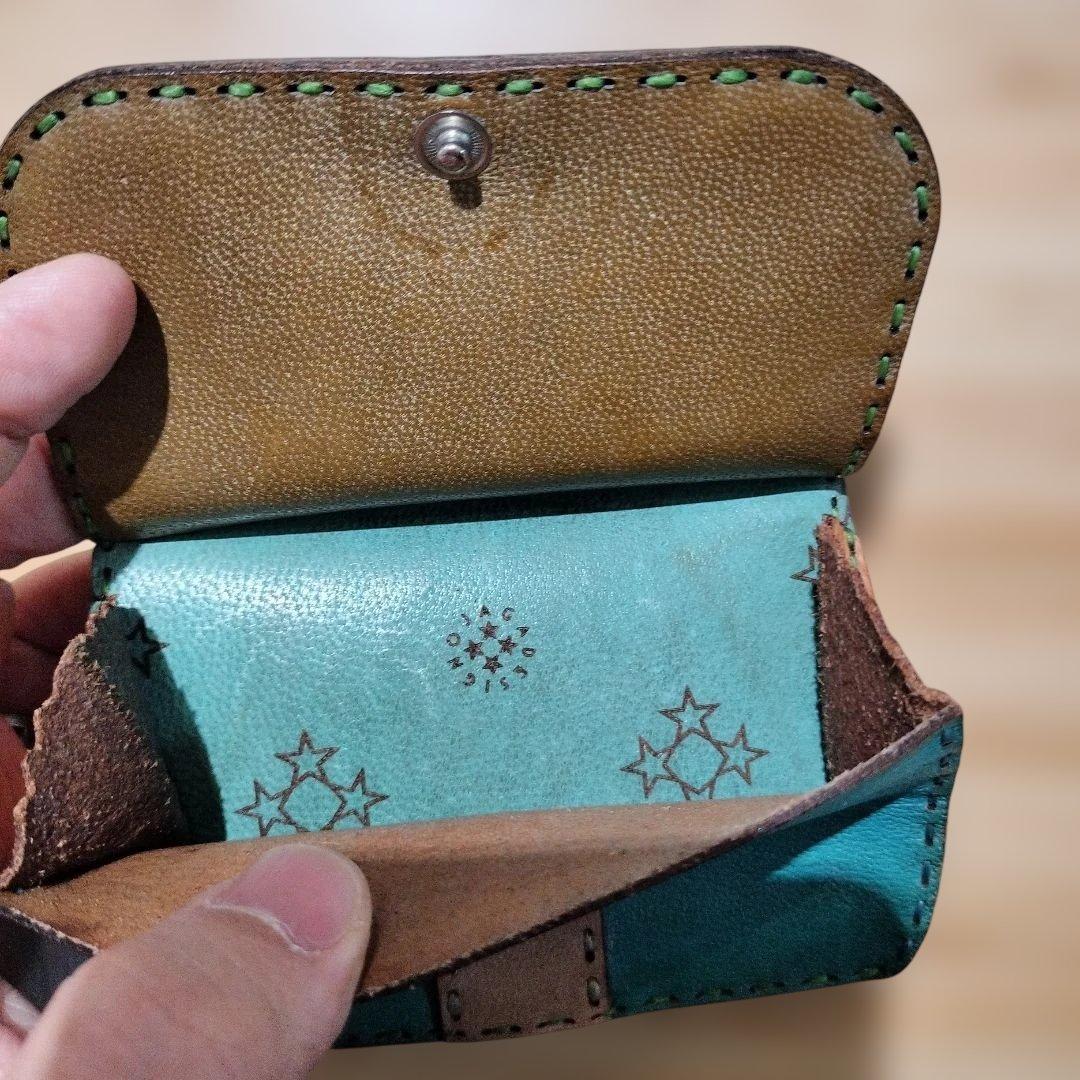 星型装飾の緑青レザー財布　オジャガデザイン