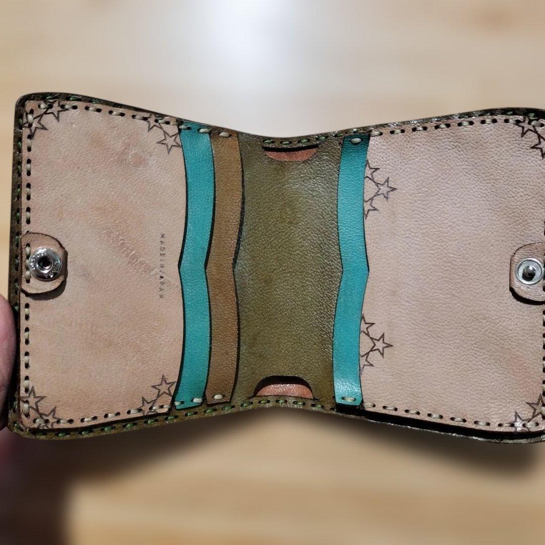 星型装飾の緑青レザー財布　オジャガデザイン