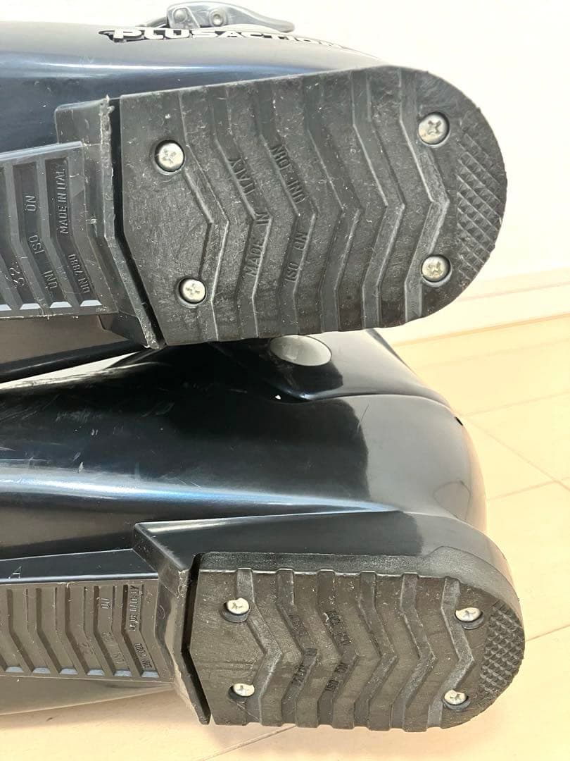 プラスアクション　PLUSACTION スキーブーツ でかい30.0cm以上？
