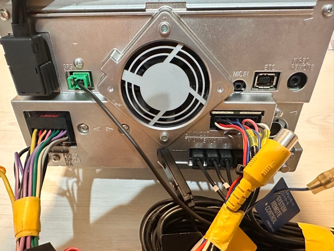 送料込 カロッツェリア ナビ Bluetooth USB AUX