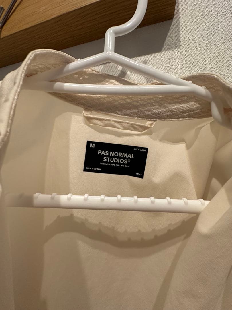 パスノーマルスタジオ　ジレ