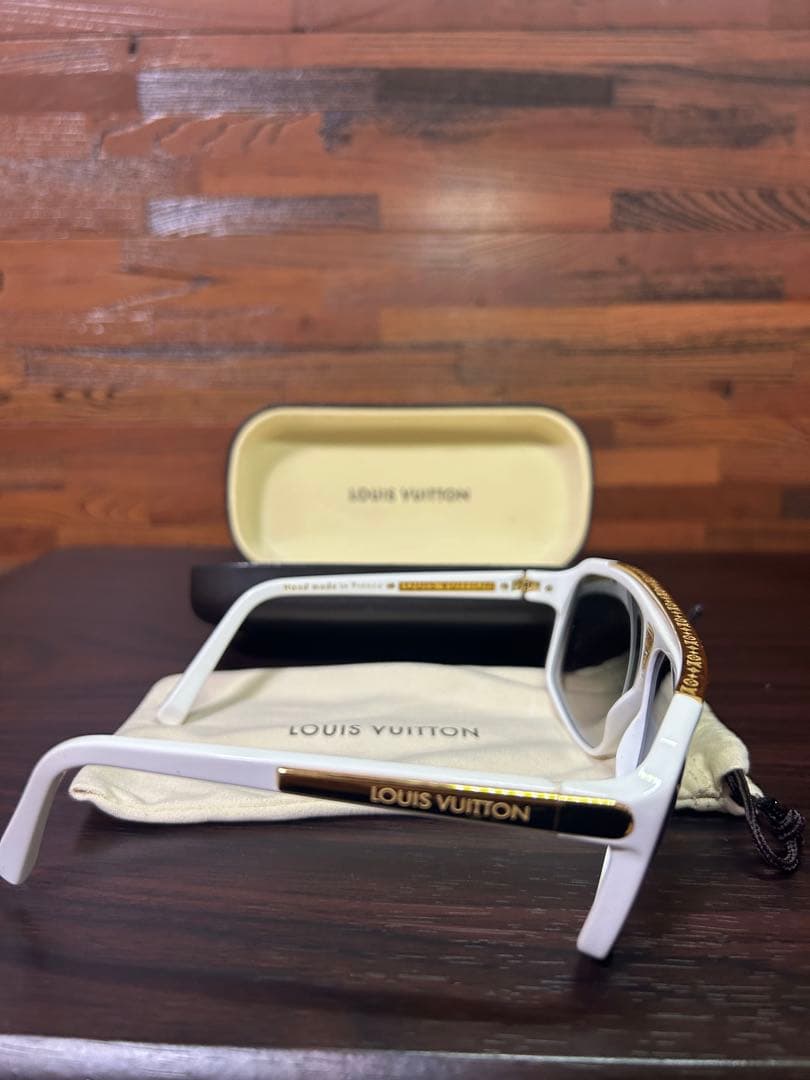 LOUIS VUITTON ホワイト ゴールド サングラス