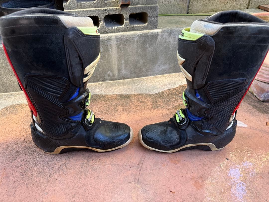 アルパインスターズTECH10ブーツ